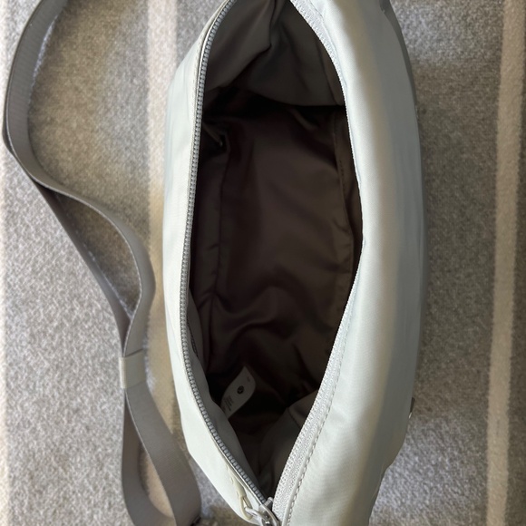 Lululemon All Night Festival Bag 5L - Picture 6 of 7